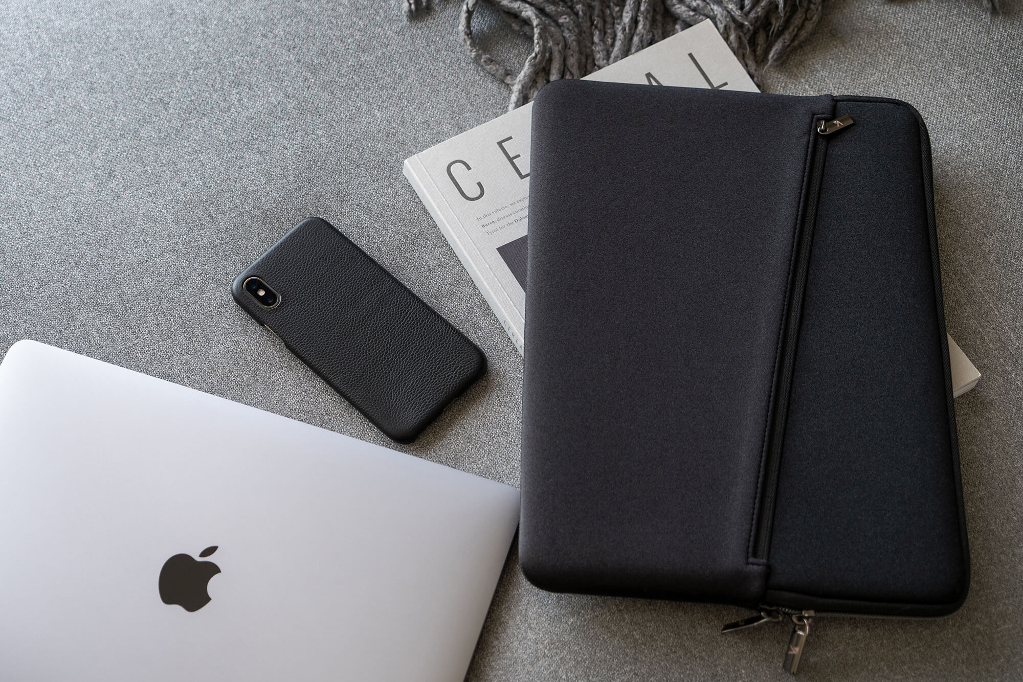 Artwizz Neoprene Sleeve - Tasche mit Zubehörfach für MacBook